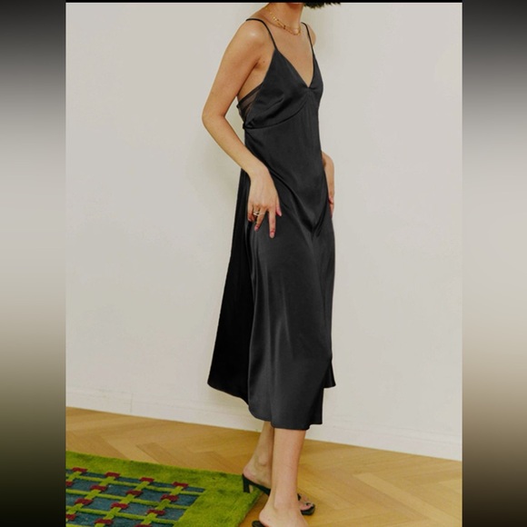 Open back satin long Dress|commense - Picture 3 of 3